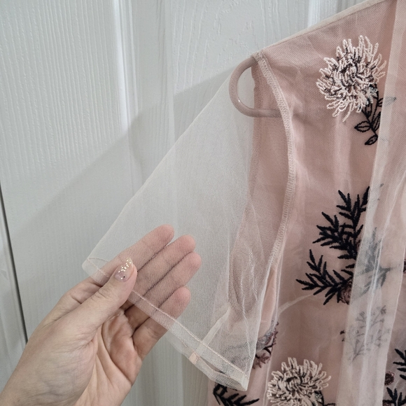 Twik Floral Embroidered Mesh Top Size M - Picture 6 of 11